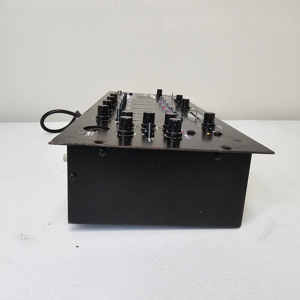 Numark CM100 4-Channel Rackmount Mixer – Working, Missing Fader Caps