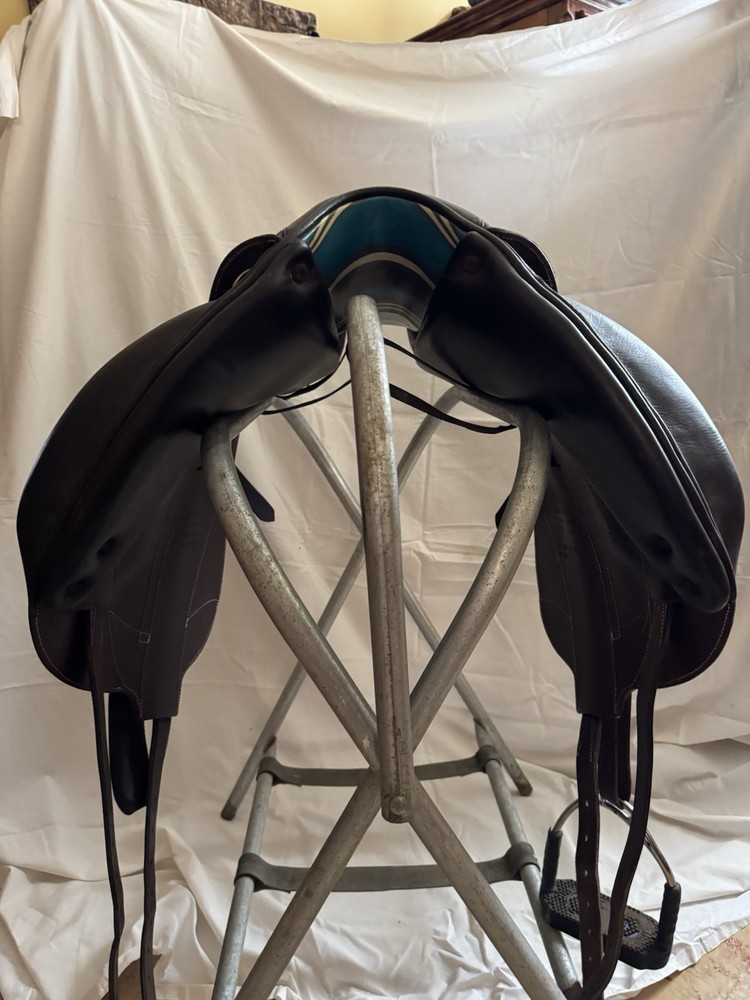 Voltaire Dreassage Saddle 17.5 Medium