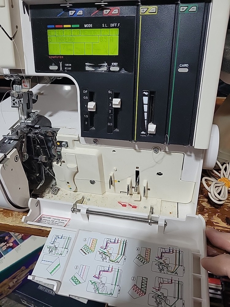 Elna Pro 905 DCX Serger Sewing Machine With Pedal