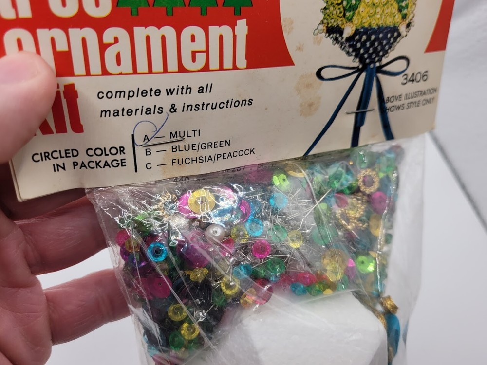 Walco SEQUIN FACETS Multi Colored Vtg Sequin Bead Christmas Ornament Kit Pretty!