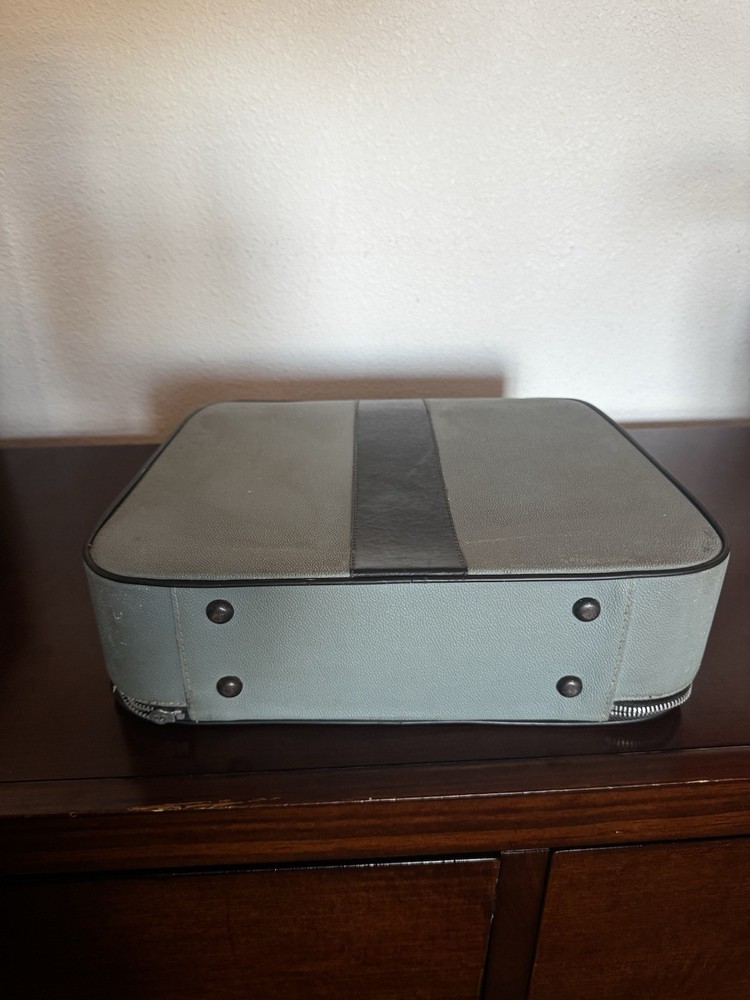 Nice! Serviced - 1971 Olivetti Lettera 32 Spanish Keyboard Portable Typewriter