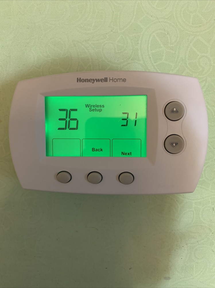 Honeywell YTH5320R1025 Wireless Non-Programmable FocusPRO Kit with Wireless Adap