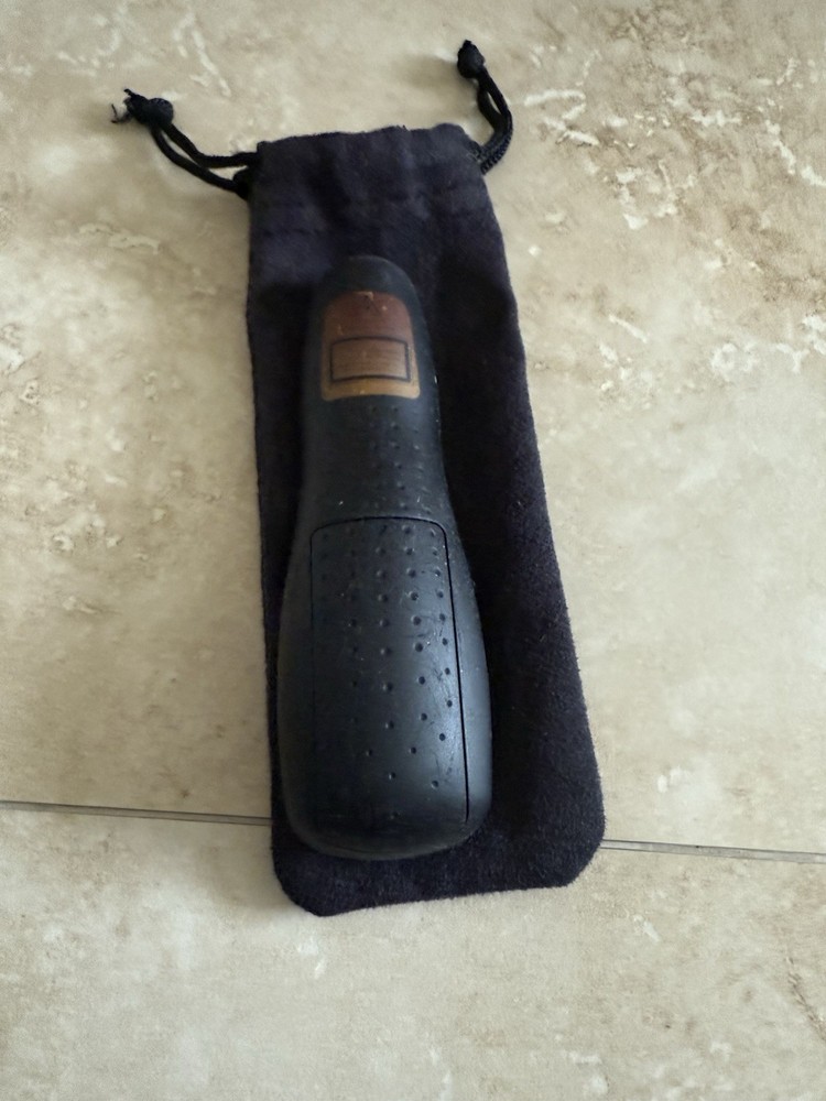 Used Logitech R400 Laser Presentation Remote - Black