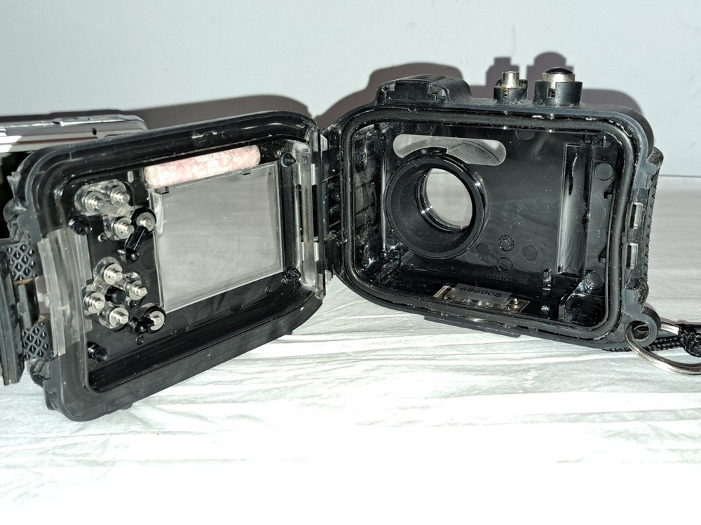 *read*Sealife DC 600 Camera With under water Case