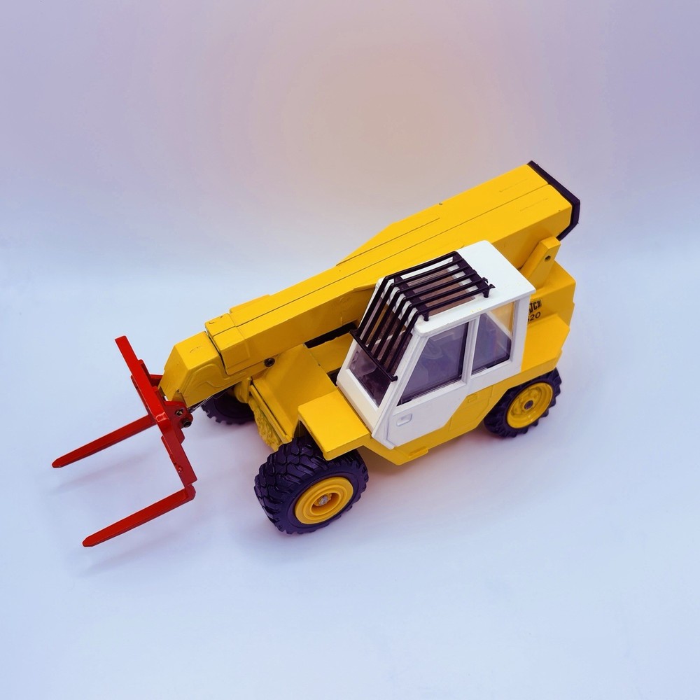 JCB 520 Telescopic Handler - NZG 1:35 Scale Diecast Model #175