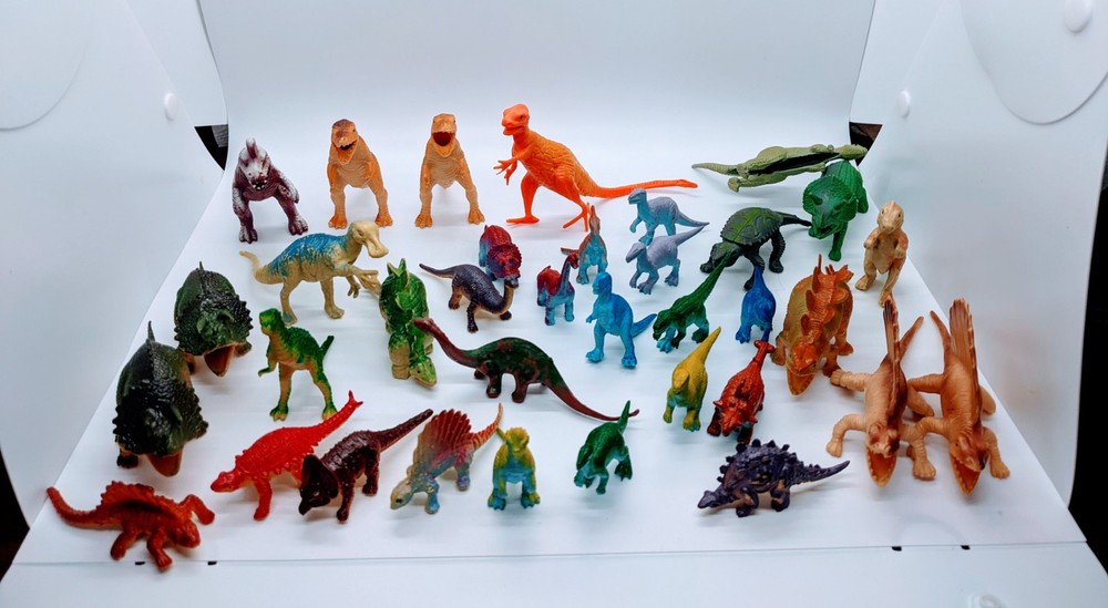 Plastic Dinosaurs 🦖 Small & Colorful Lot 35