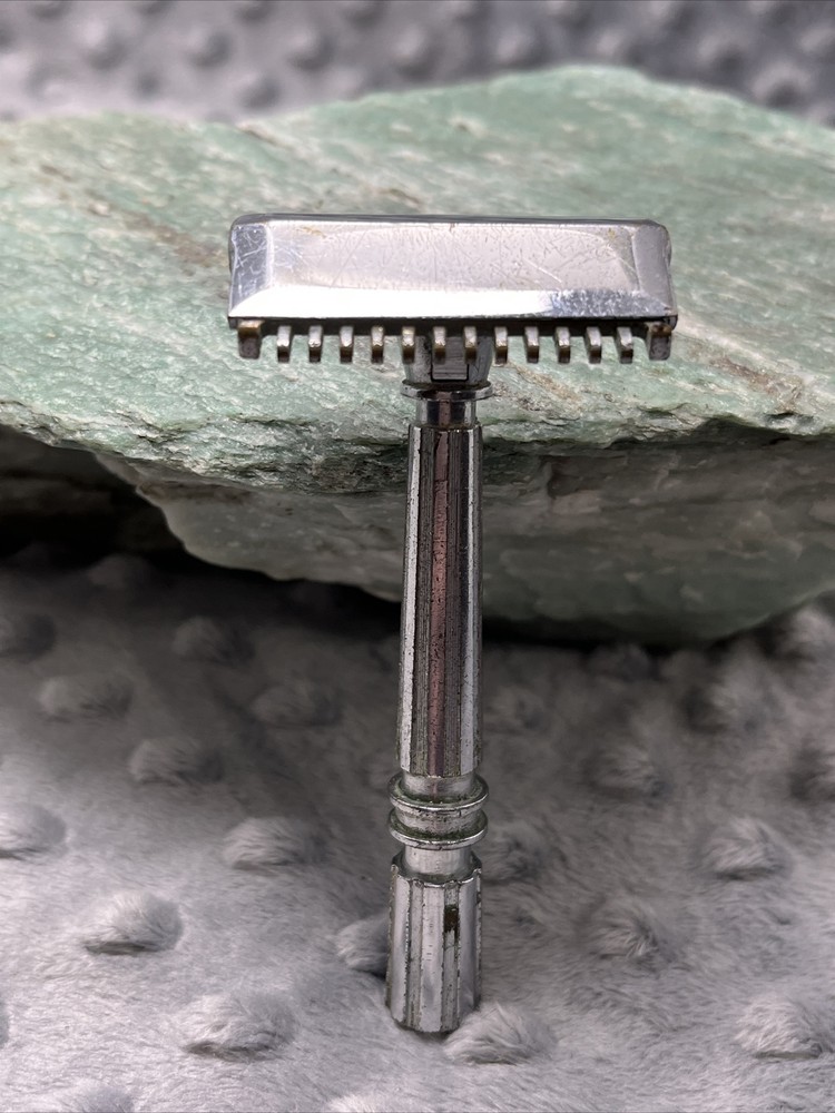 Vintage GEM Micromatic Open Comb Single Edge Safety Razor