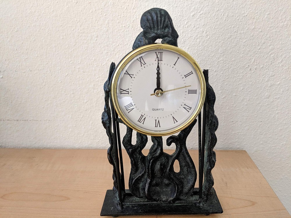 Octopus Table Clock