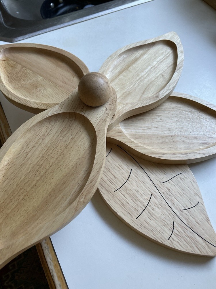 Bamboo Cheese Board With Leaves