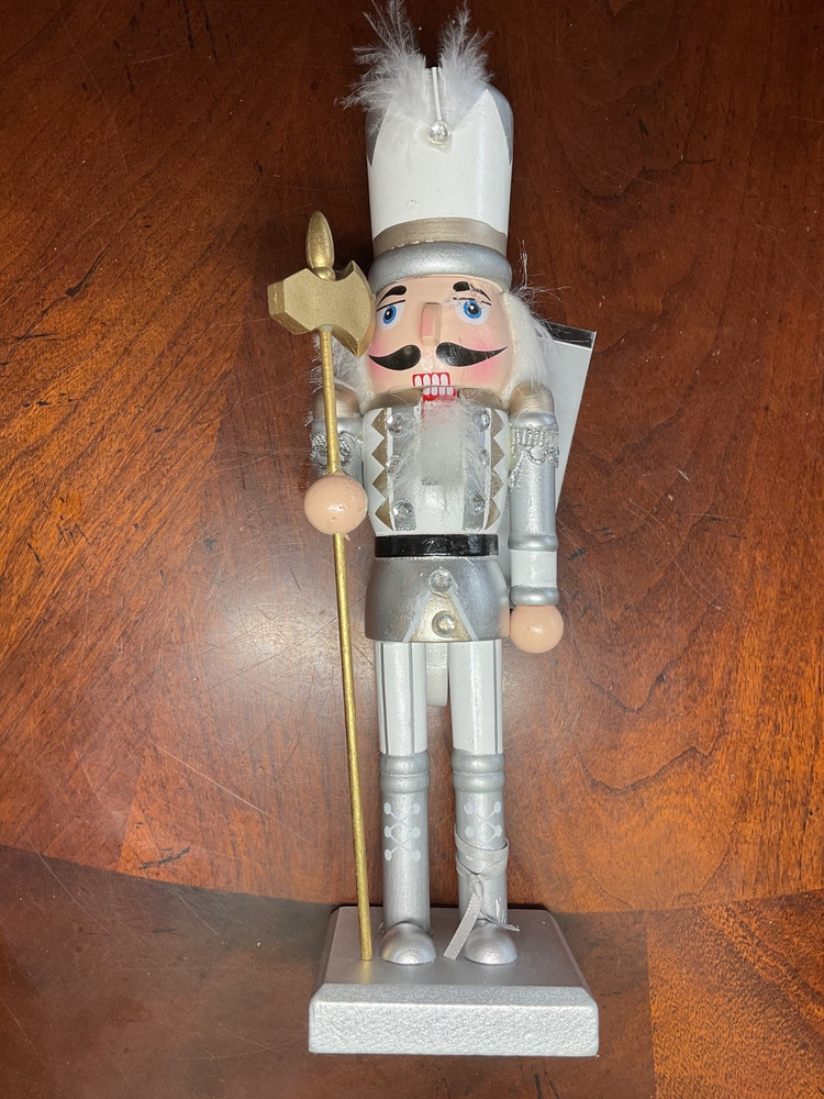 Glitz And Glimmer NUTCRACKER SILVER WHITE NWT