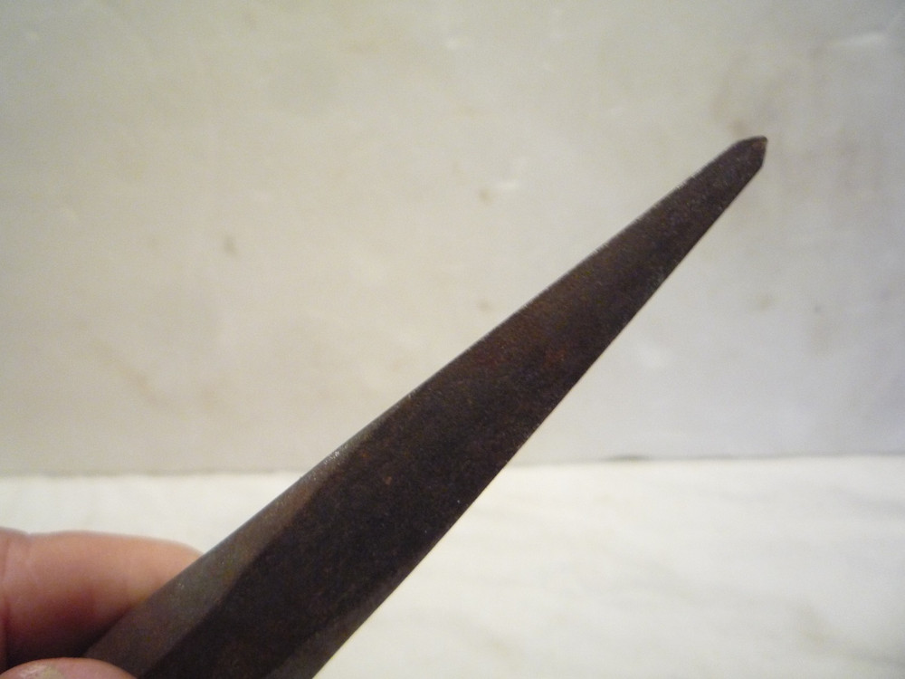 Tamco Heavy Duty Cold Chisel 1" x 9" hex shaft