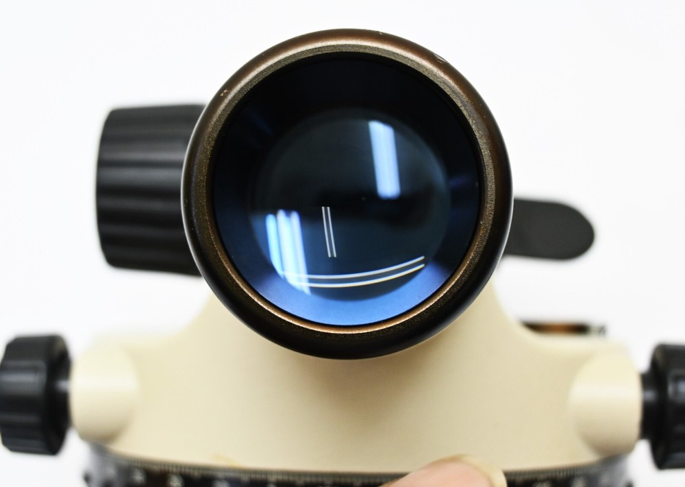 Nikon AC-2s Automatic level with hard Case.