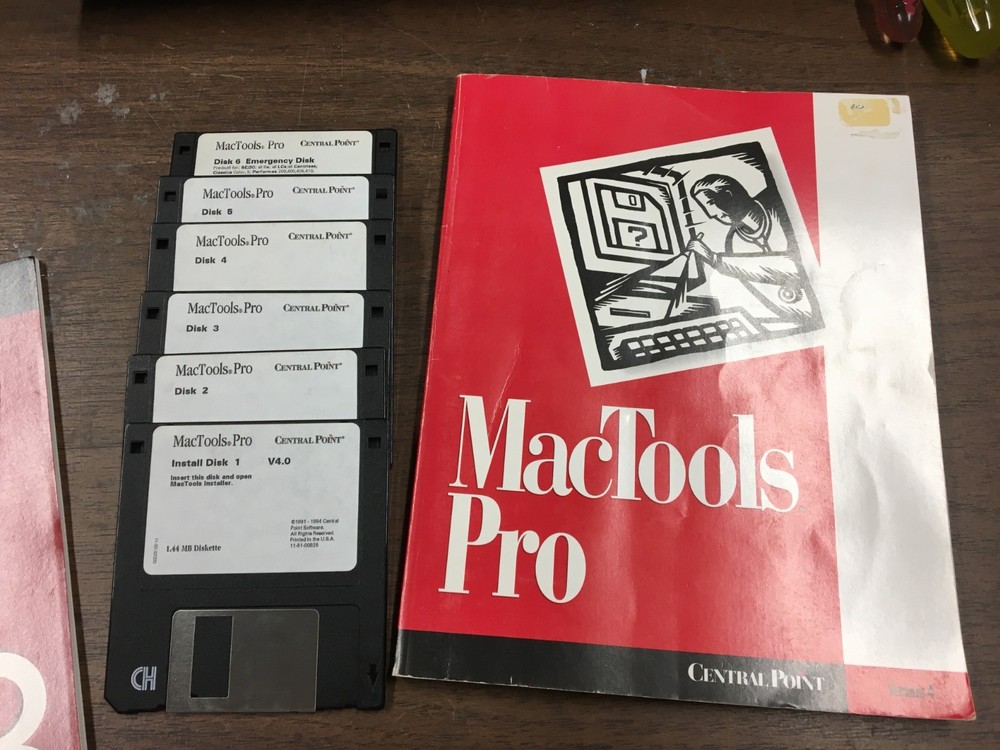 Vintage Macintosh software :  MAC TOOLS PRO v4.0 - Manual and Software