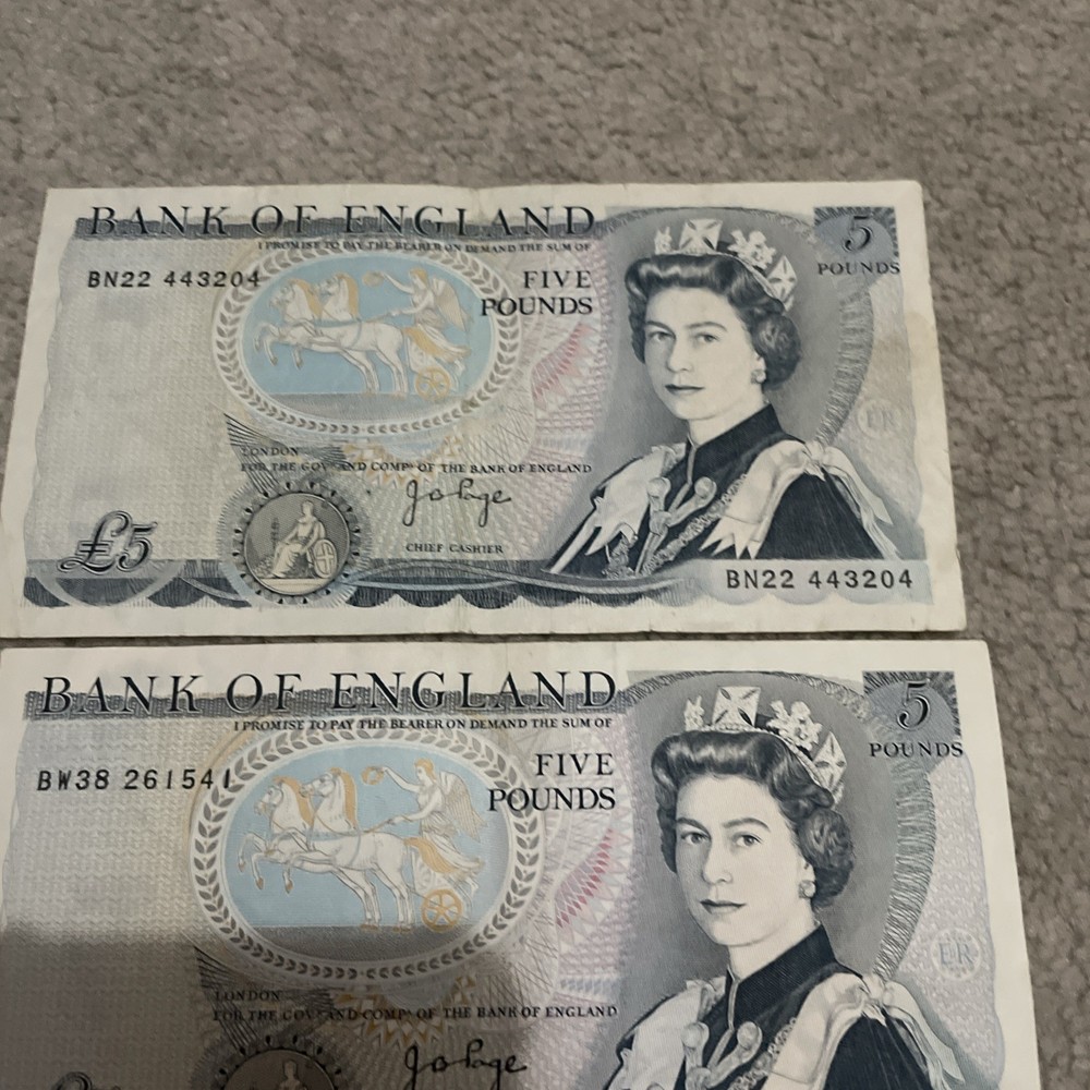 Five Pounds Notes X 3 £5 Circulated Good clean CONDITION.