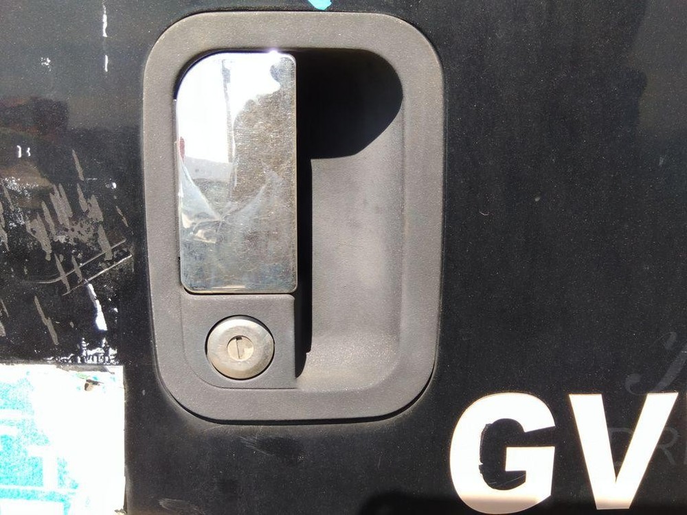 For 2005 PETERBILT 387 DOOR HANDLE Right ,  MD