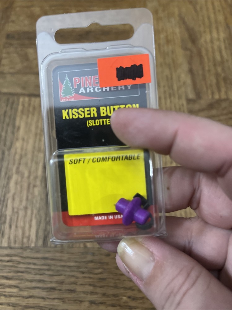Pine Ridge Archery Slotted Kisser Button