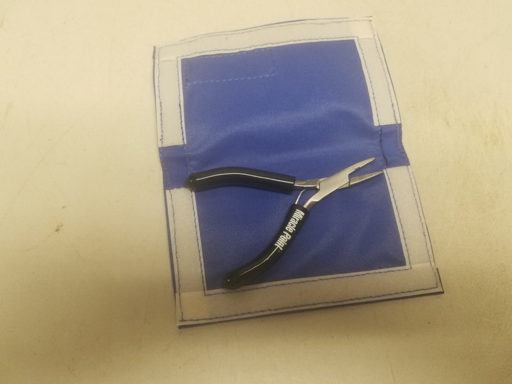 Capelas 4.5 in Pliers with hook and loop closer Case