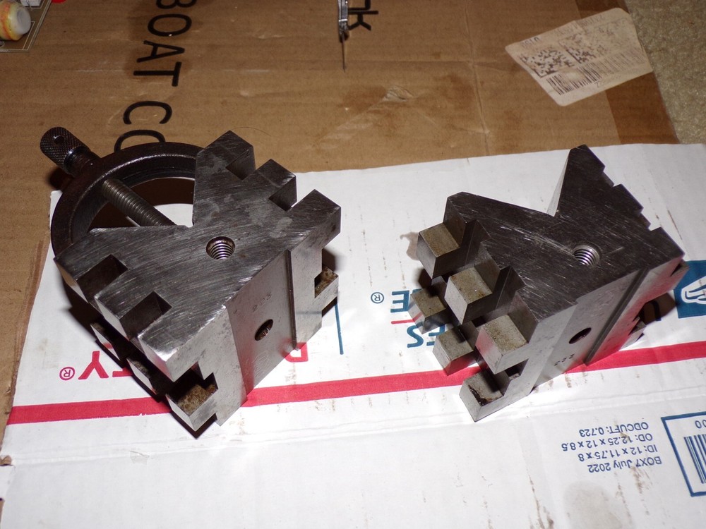 V blocks with one clamp
