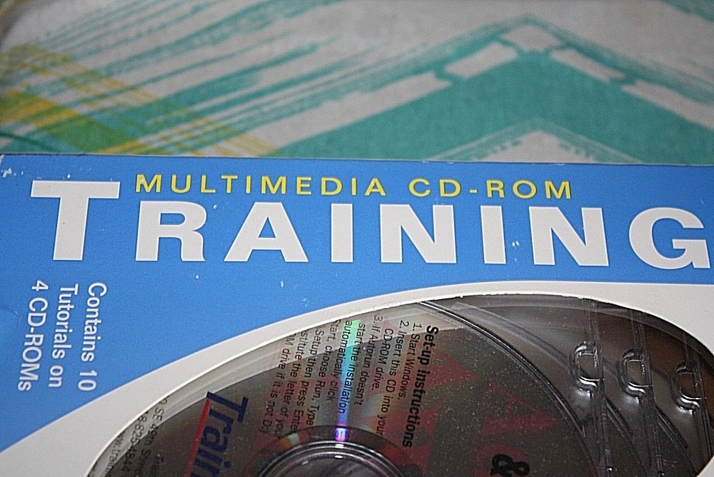 Microsoft Office XP & 2000 Training Deluxe Office 10 Tutorials on 4 CD-Roms-G-=