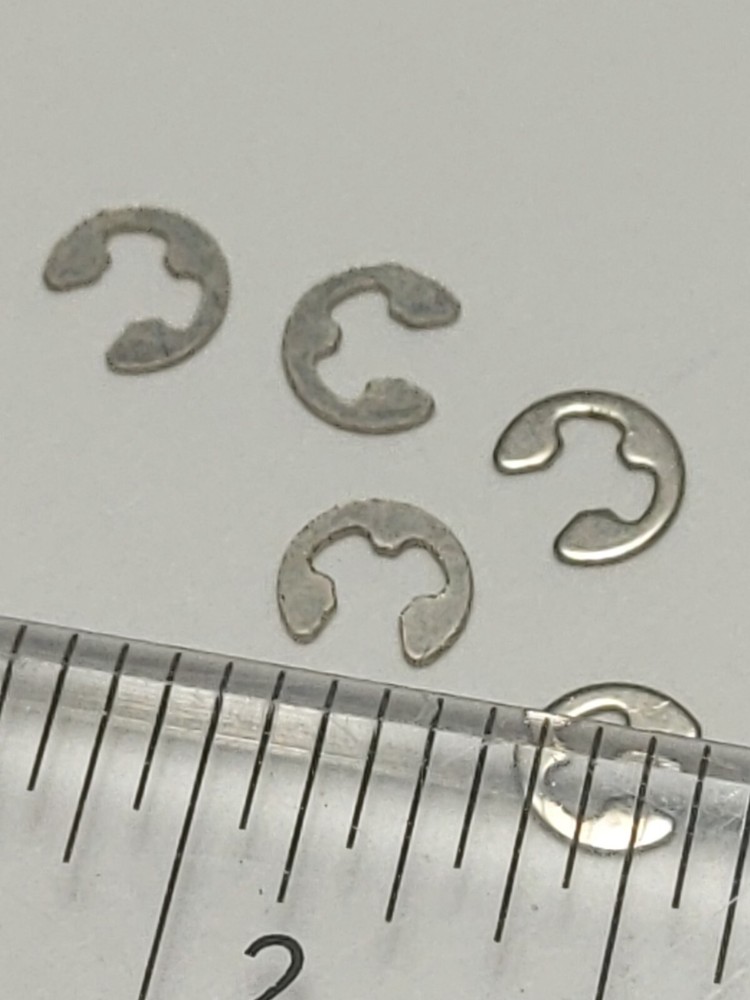 LOT OF 5 SUPCO RETAINERS E2.5 (NEW)