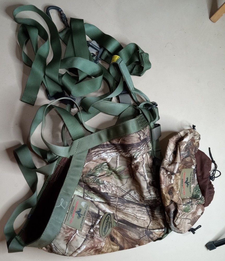 Realtree Trophyline Saddle Medium 2007 Almost Unused With Original Case Medium
