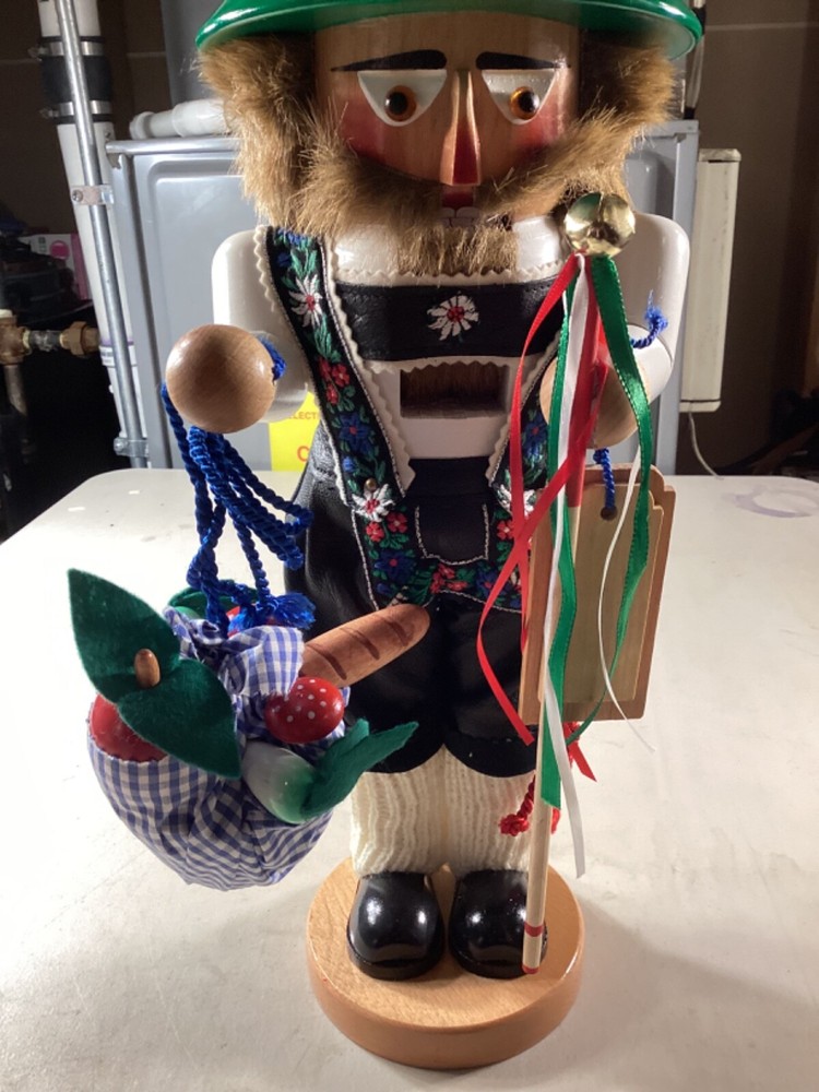 STEINBACH NUTCRACKER Bavarian Nutcracker With Green Hat Made In Germany