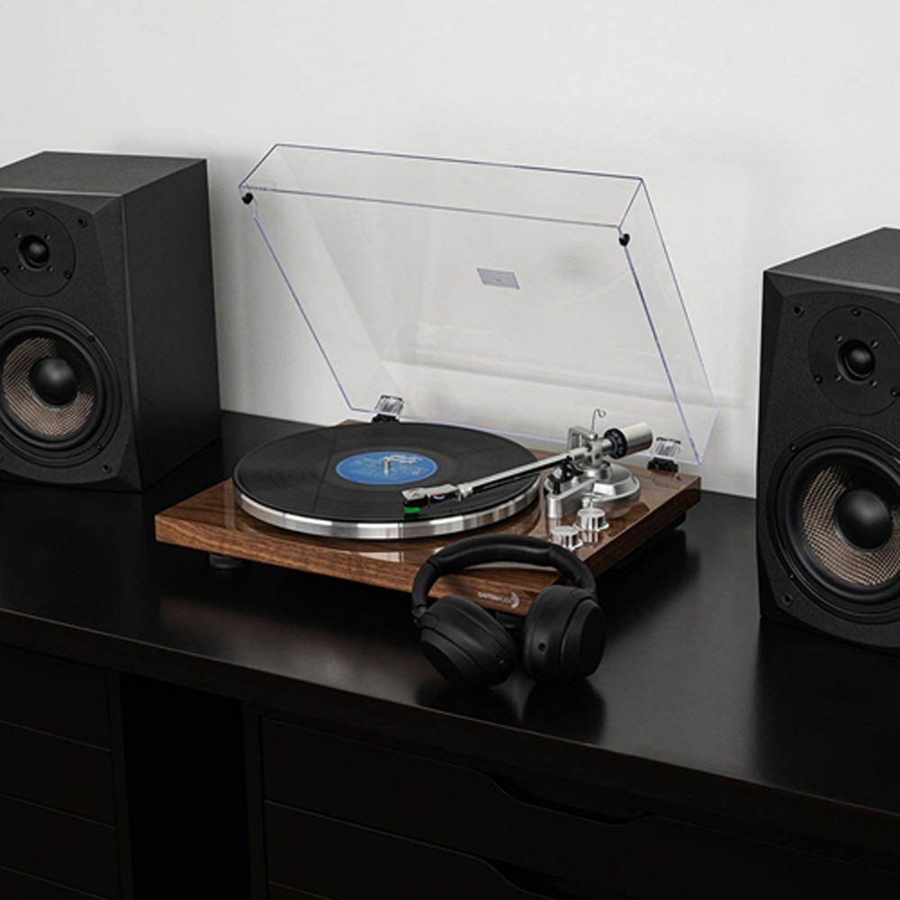 2-Speed Belt-Drive Automatic Turntable, Bluetooth, USB, AT-VM95E Cartridge