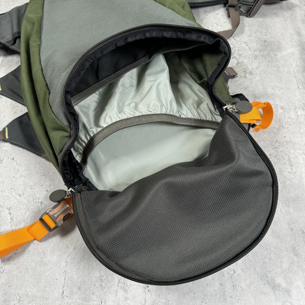 VORTEX Hiking Backpack - Green/Gray - Read