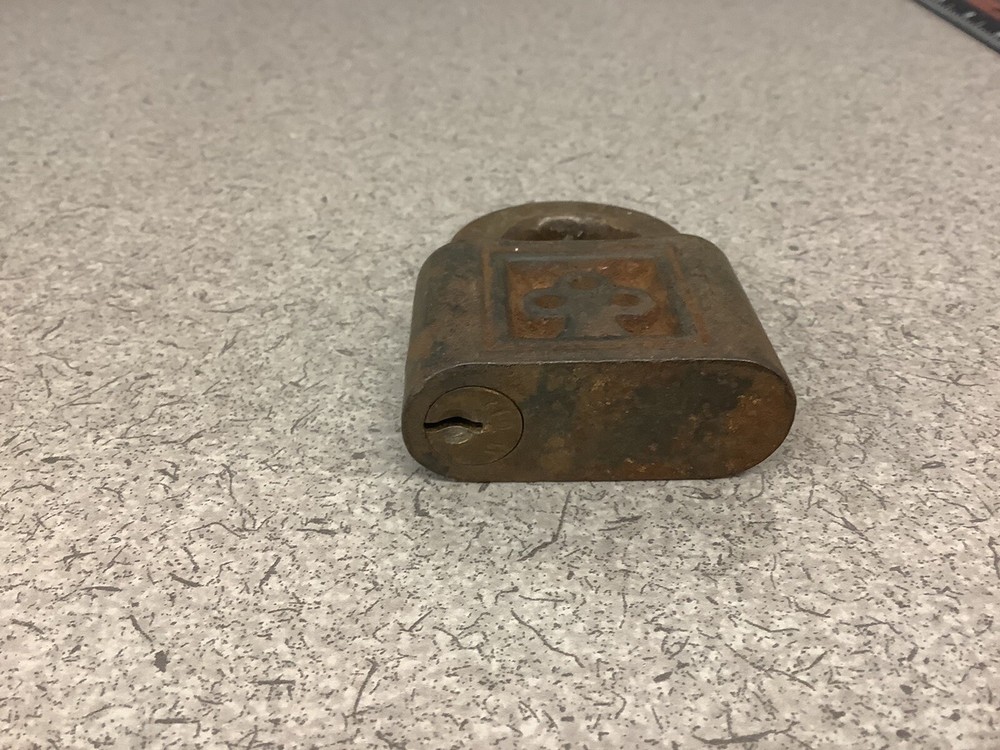 Antique Yale Padlcok No Key