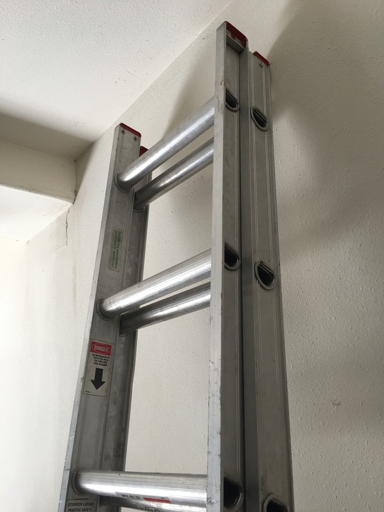 KELLER LADDER 16 FT ALUMINUM PAINTER CONSTRUCTION HOUSEHOLD WORK STEP LADDER