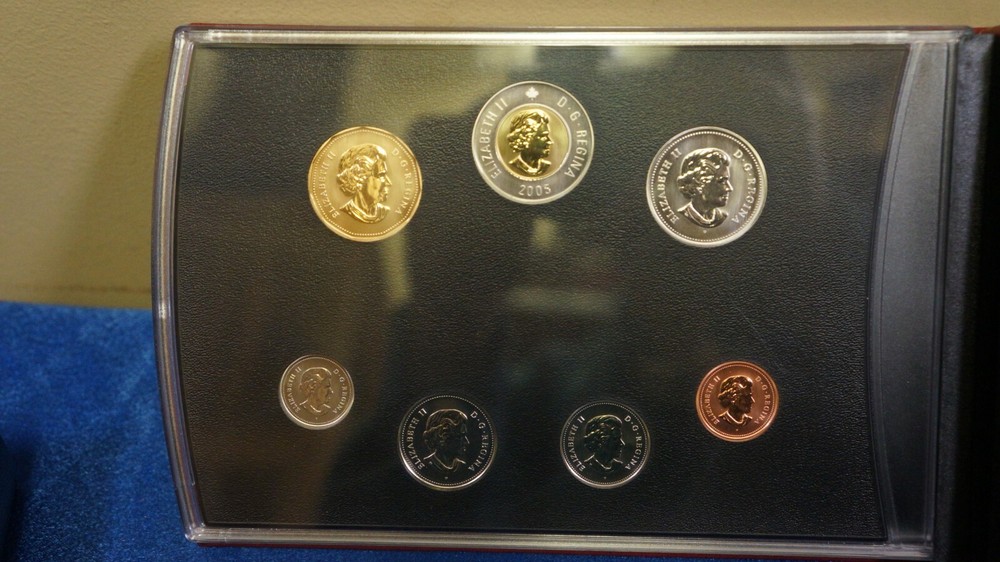 CANADA 2005 SPECIMEN SET - BOX & COA