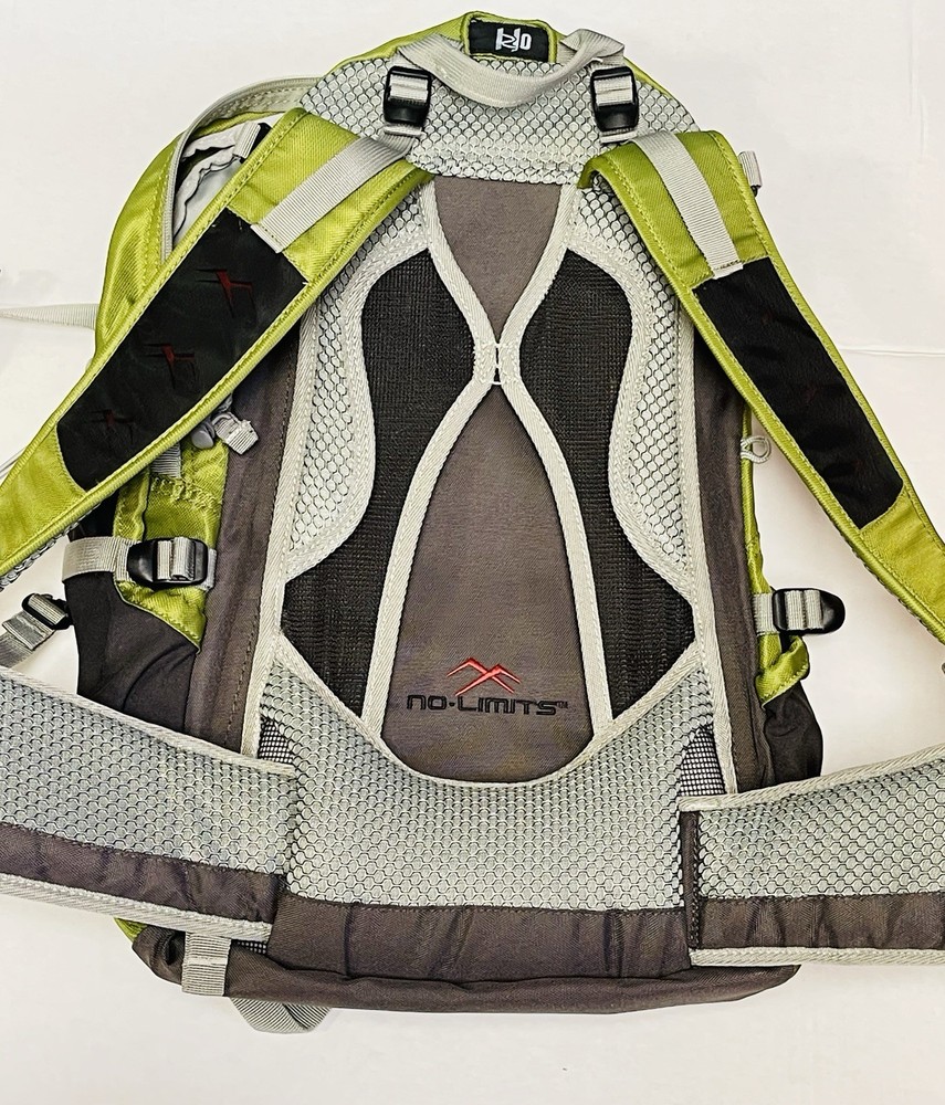 No Limits Backpack Green Hiking Camp Rucksack Hydration Nice Condition!