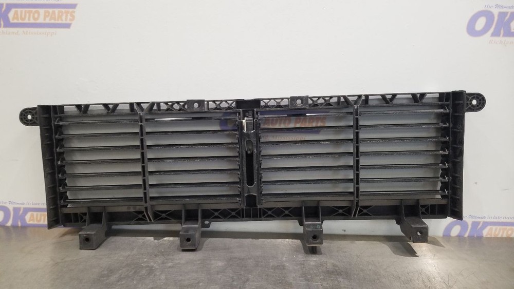 24 DODGE RAM 2500 AIR SHUTTER ASSEMBLY