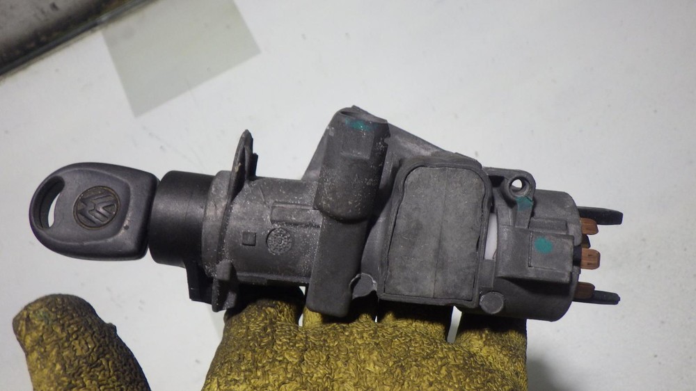 04 VOLKSWAGEN JETTA Ignition W/Key