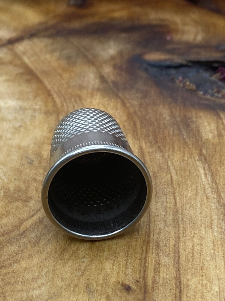 VINTAGE STERLING SILVER THIMBLE FINGER GUARD