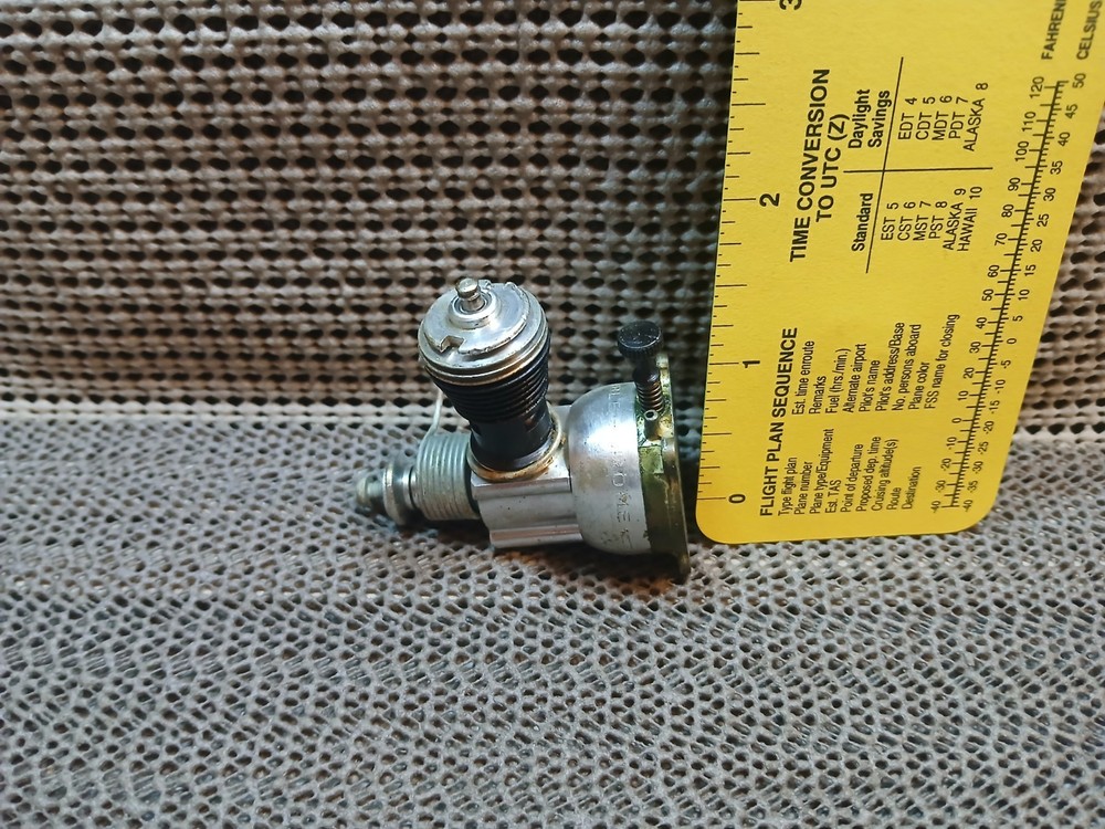 COX*MODEL AIRPLANE ENGINE*.049*SP*NT*SAI