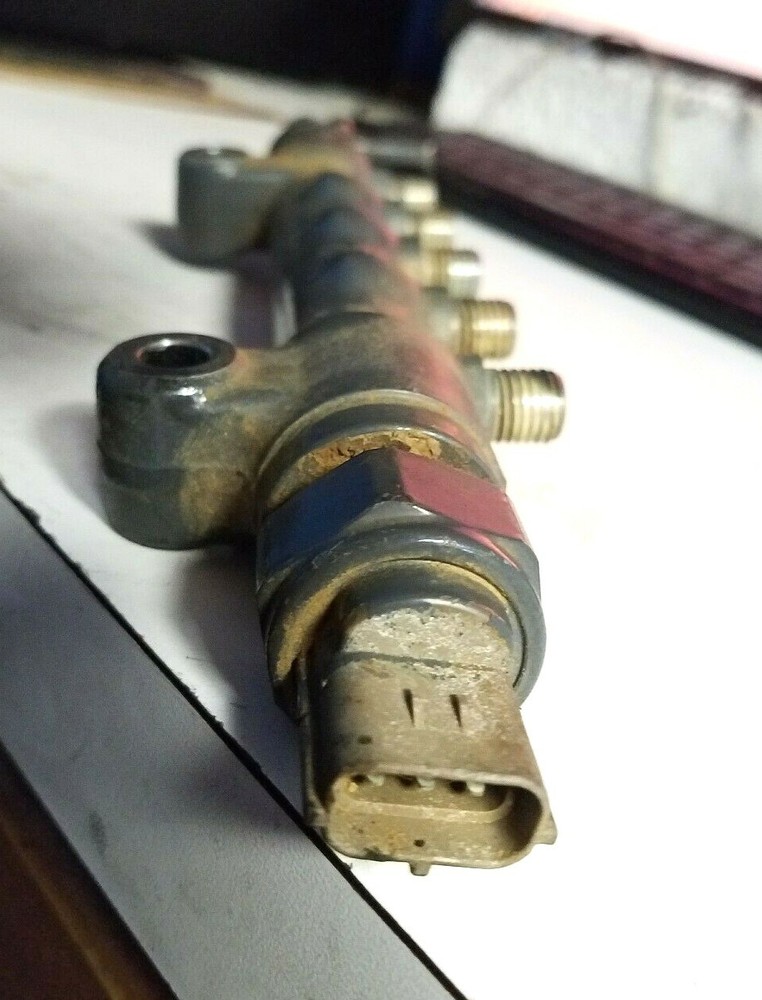 2015 KUBOTA V3700 FUEL RAIL 7