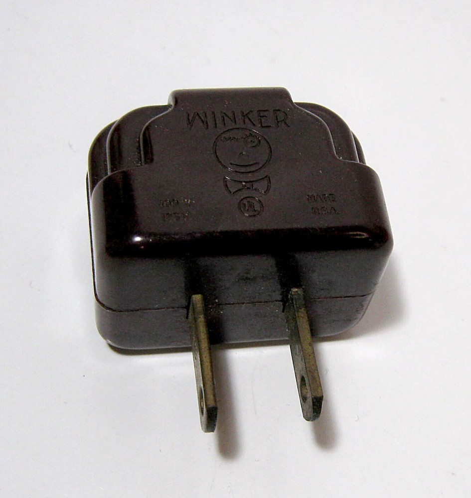 Vintage Winker 100W 125V Plug Adapter Bakelite