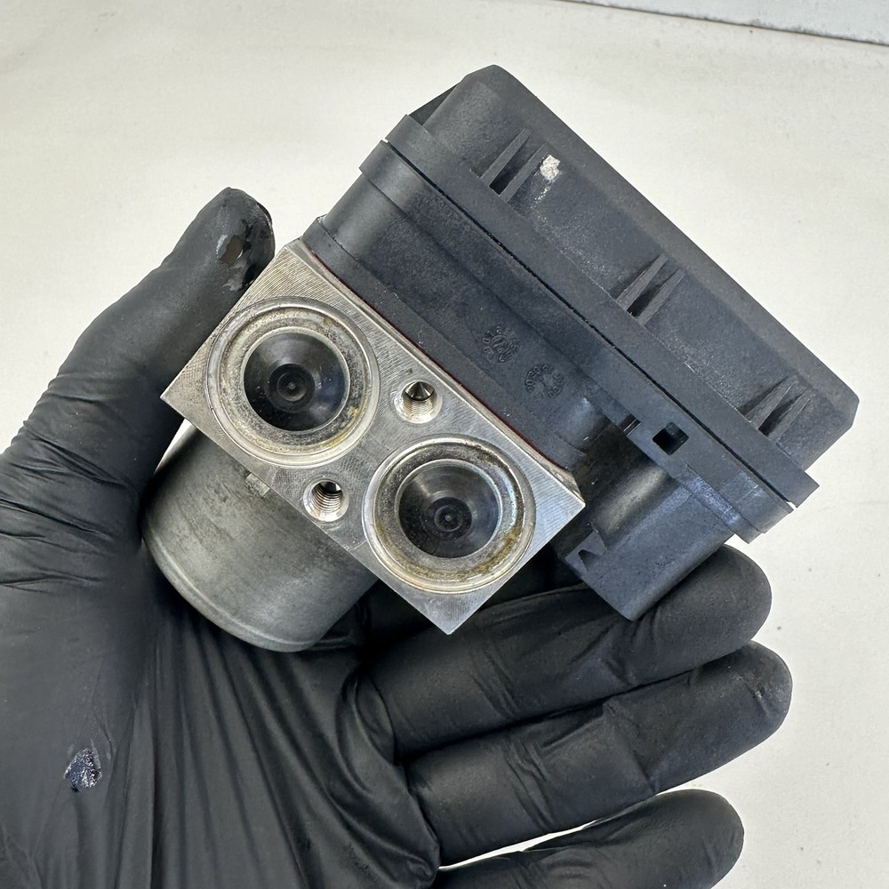 Yamaha XSR700 2016 ABS pump block modulator B34-85930-08