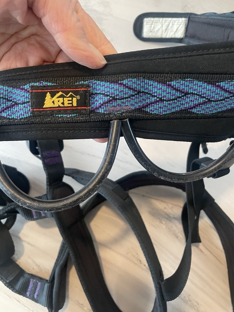 EUC Rei Adjustable Climbing Harness Sz M