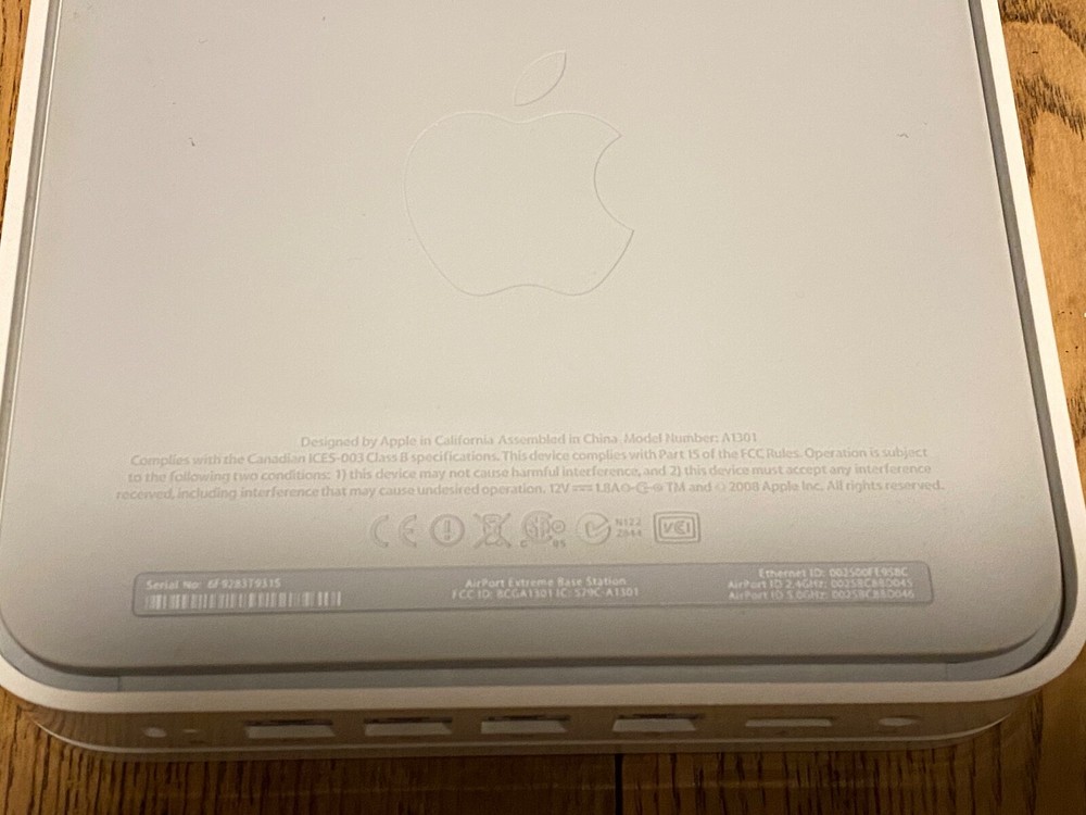 Apple AirPort Extreme A1301 Wireless Router