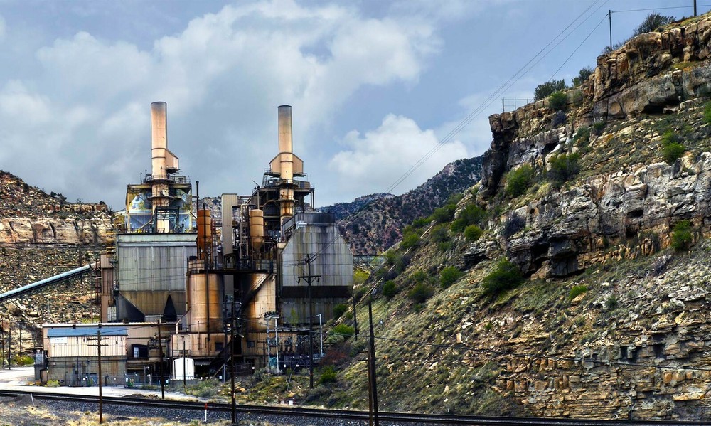 TrainJunkies Coal Power Plant Model Railroad Backdrop