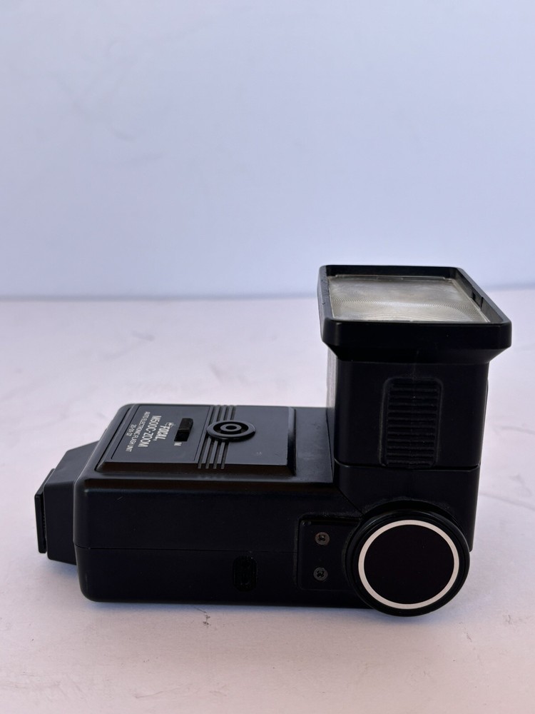 FOCAL M500C ZOOM Auto Electronic Flash Vintage