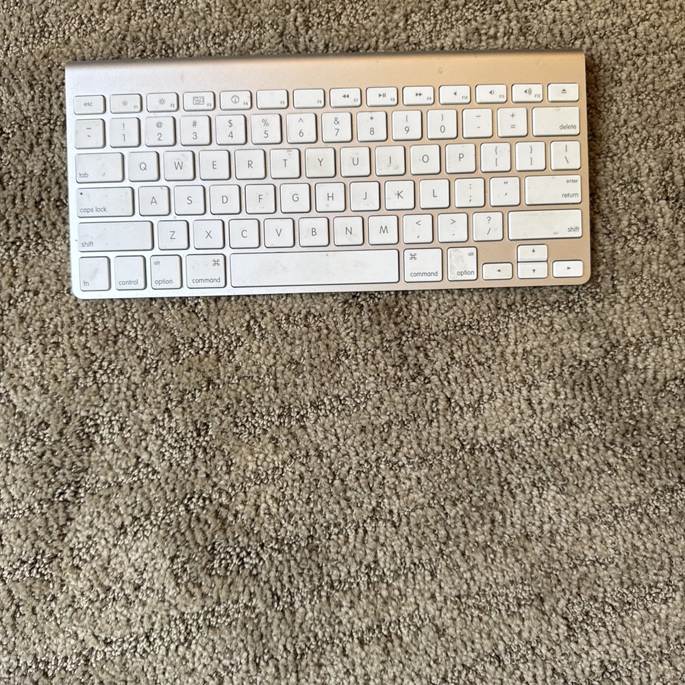 Apple Wireless Bluetooth Keyboard A1314 Mac