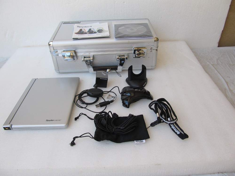 Datacolor SpyderCHECKR w/ Case, Software, Cube