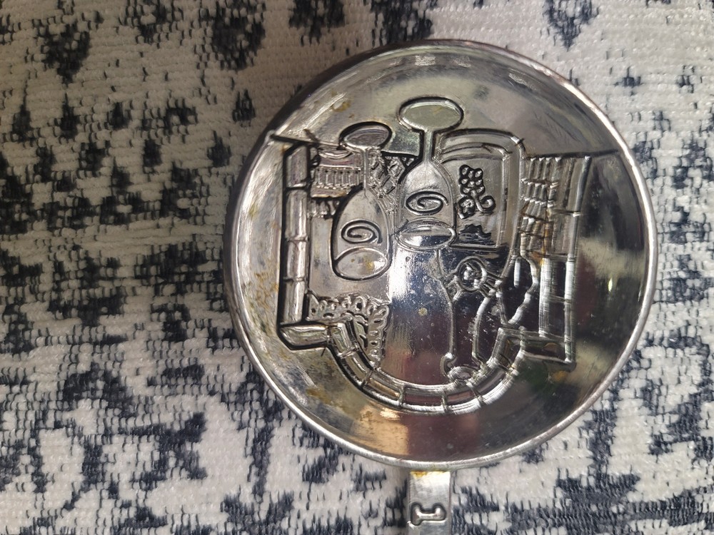 antique measuring cups and spoons
