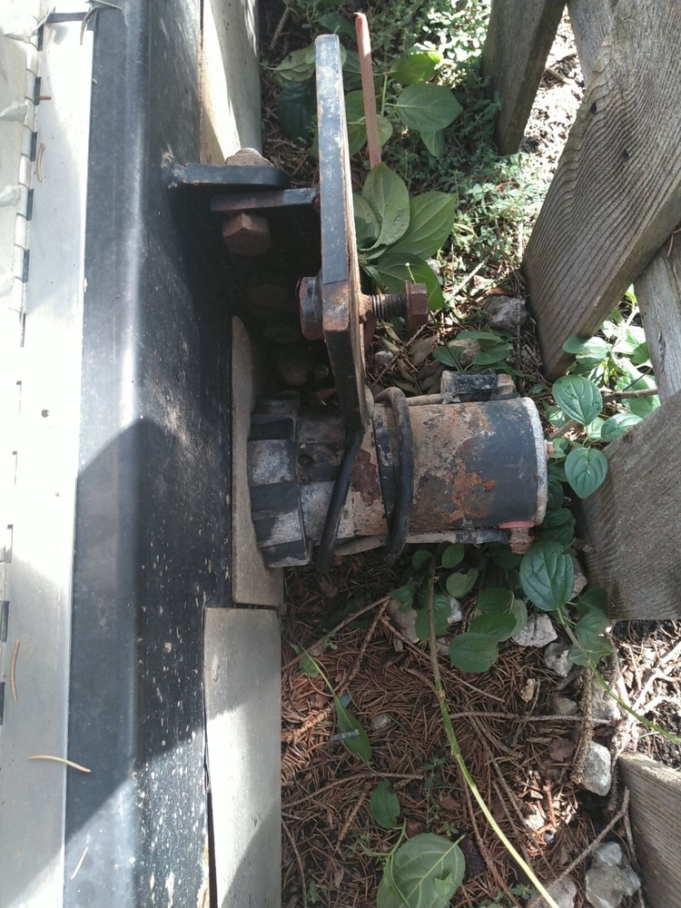 Western Fold Away Crane