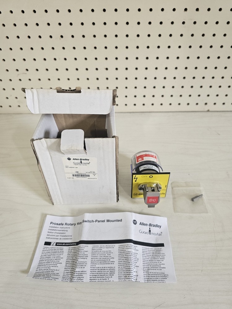 Allen-Bradley Prosafe Rotary Key Switch-Panel Mounted Cat #: 440T-MRPSE11BB