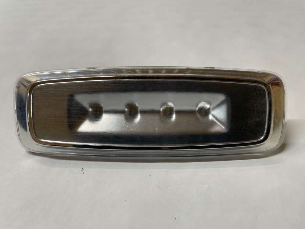 Paccar P54-1194-100  T680 Sleeper Dome Light                             7498