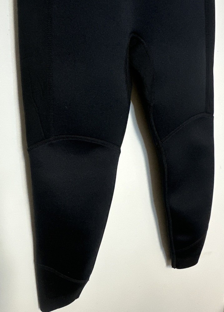 Dark Lightning Explorer Youth Wetsuit Sz 10